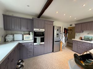 kitchen- click for photo gallery